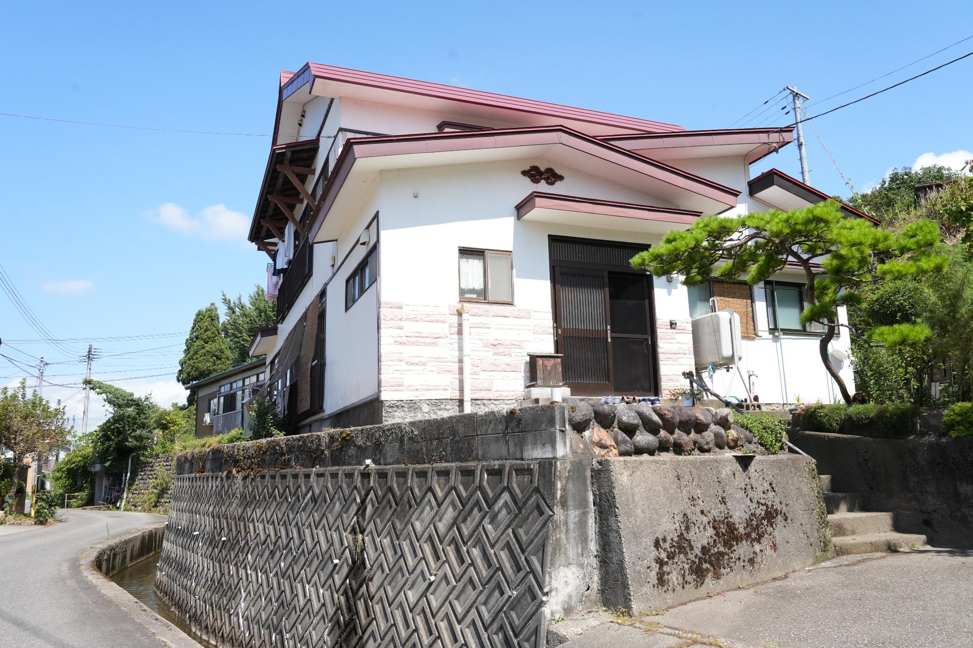 玄関側から